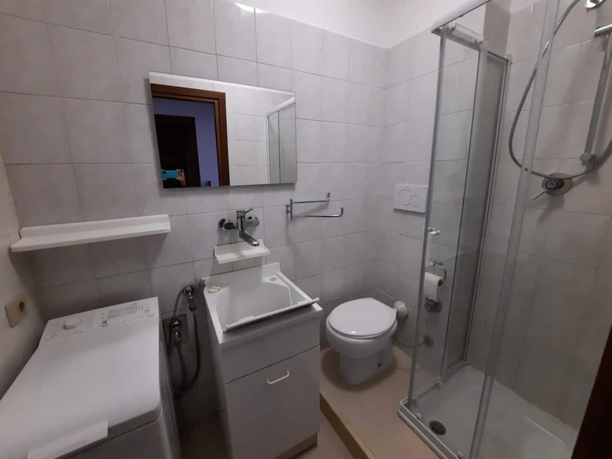 Appartamento Confortevole E Ben Servito San Mariano エクステリア 写真